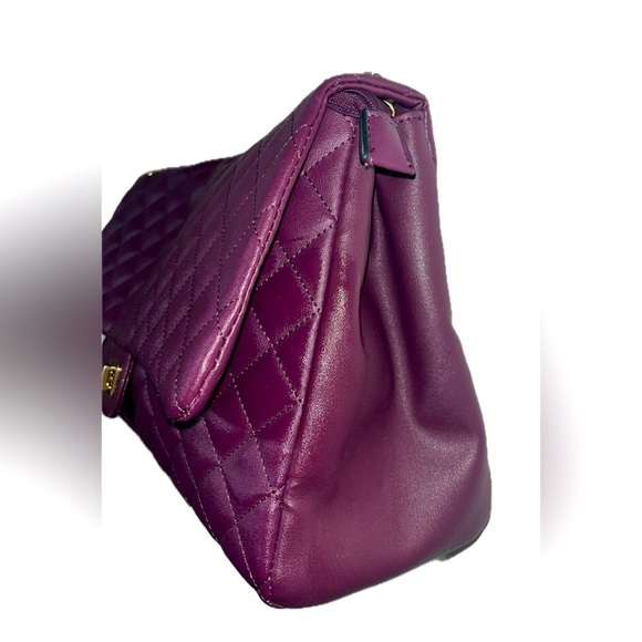 Quilted Luggage Tote W/Chain Strap, Plum & Gold-tone Hardware, Turn lock - Picture 4 of 12